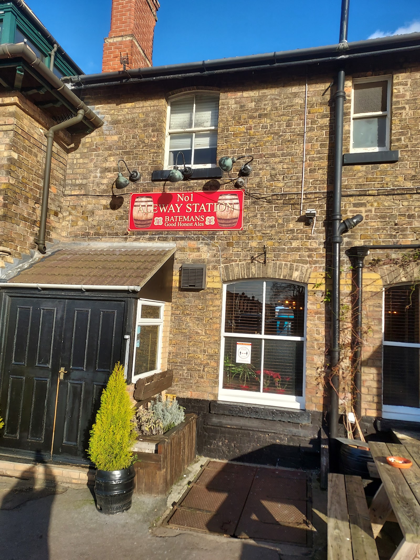 Shops & Businesses in Cleethorpes — No. 1 Pub