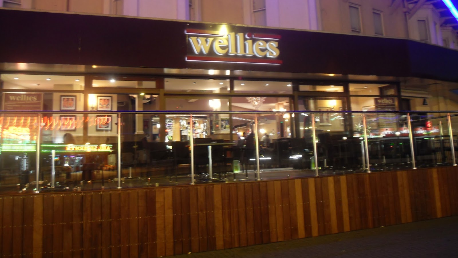 Karaoke Venues in Skegness — Wellies Bar