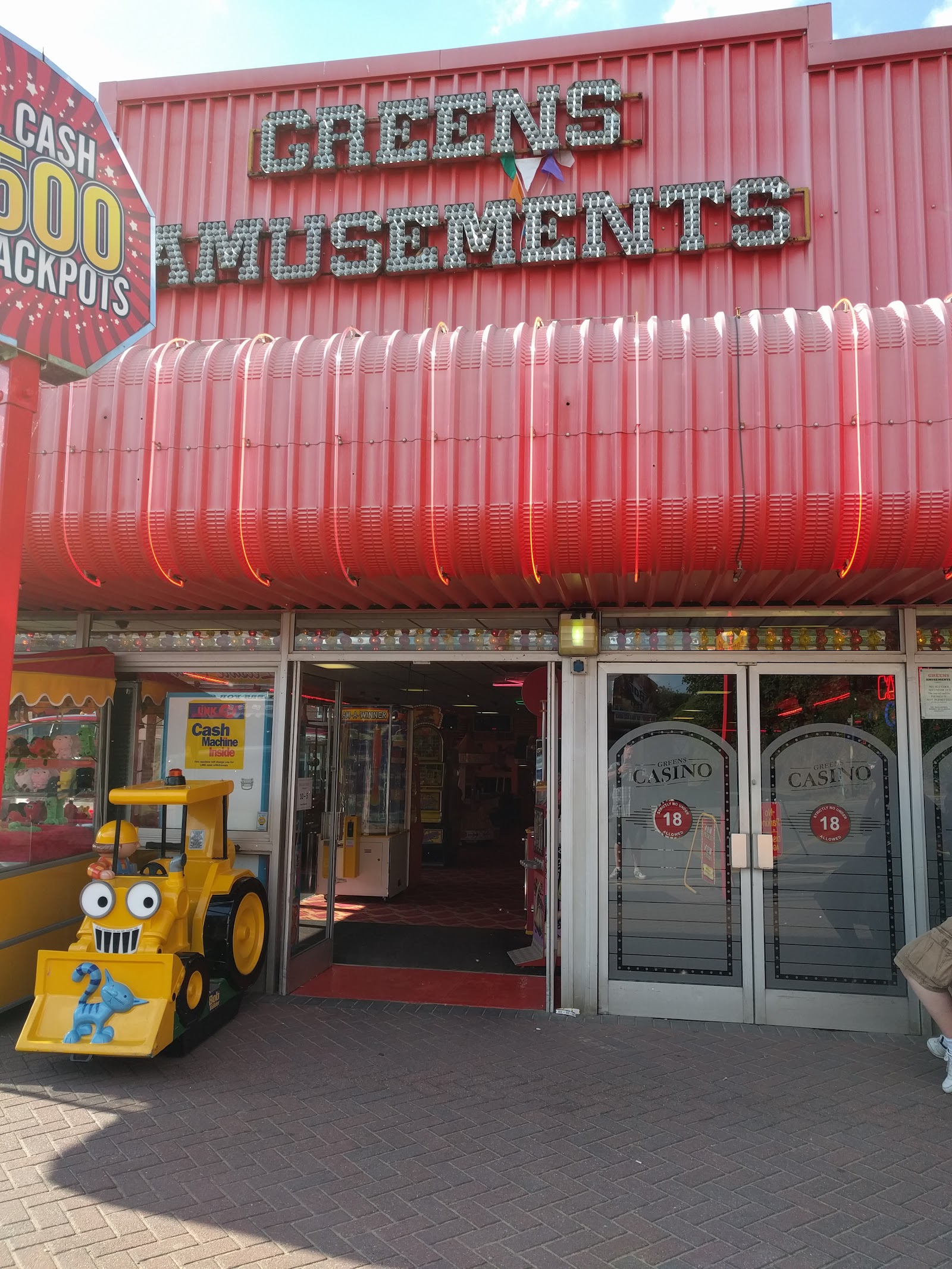 Entertainment in Chapel St Leonards — JW's Amusements