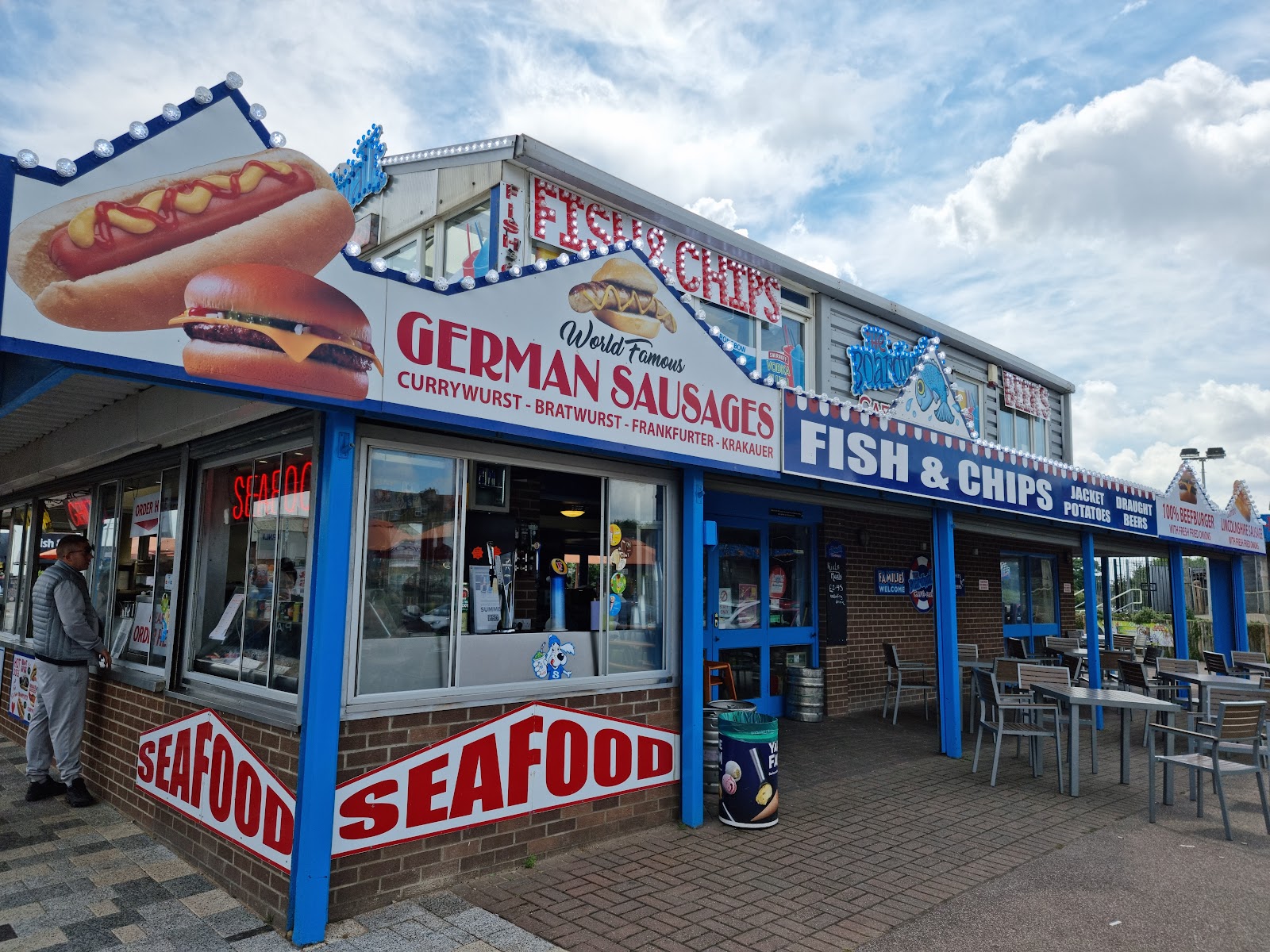 Pubs & Bars in Ingoldmells — The Boardwalk Bar
